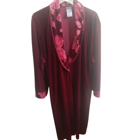 Long Velvet Robe Women Size XL Vintage 70s Floral Trim California Miss Burgundy - Picture 1 of 9